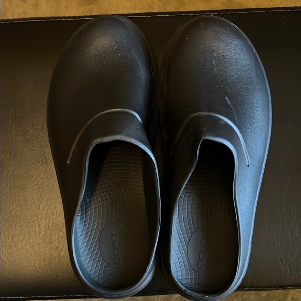OOFOS Black Clogs